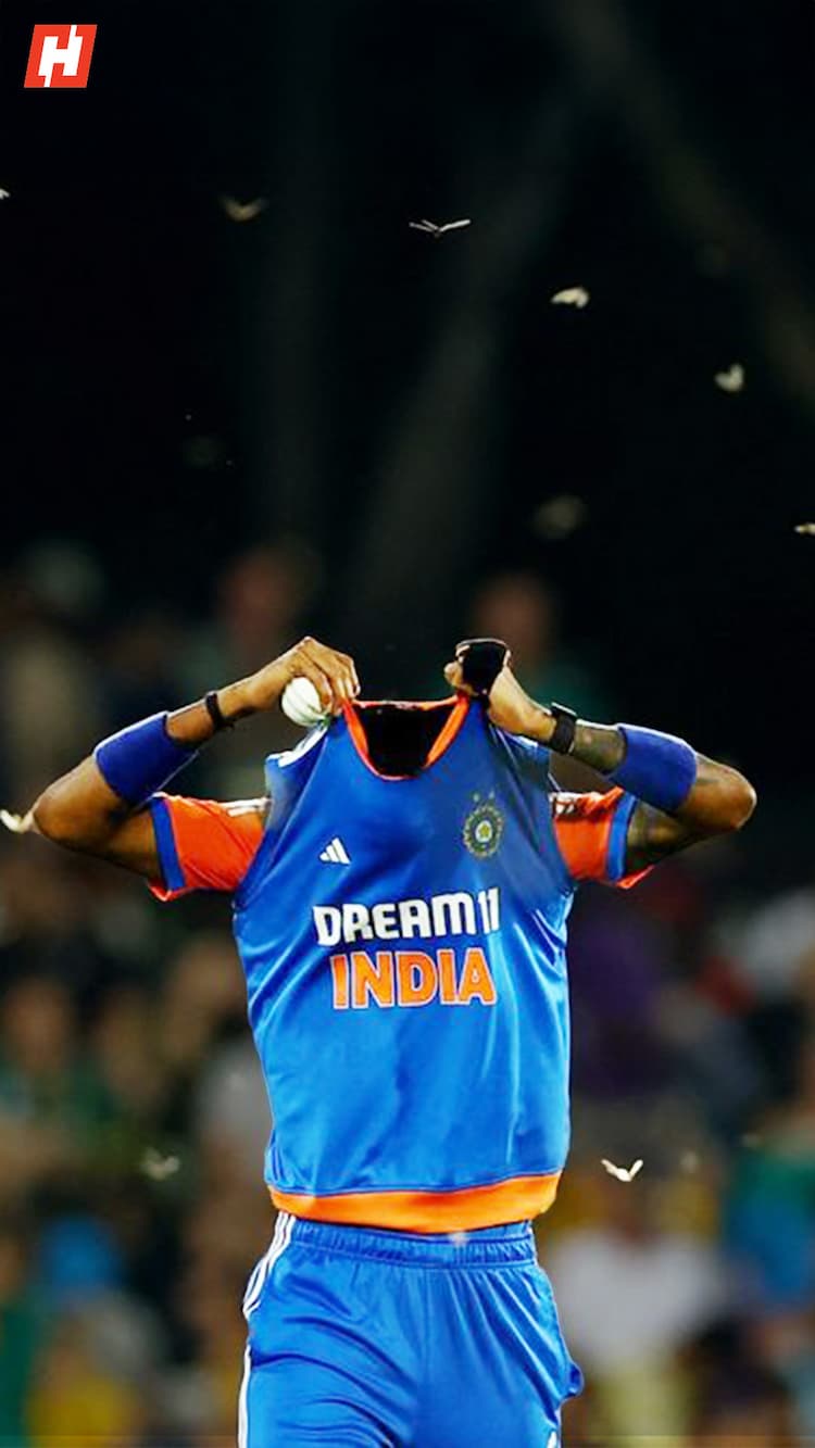 Hardik Pandya running for cover as 'Flying ants stop play' - The wildest day on the cricket field