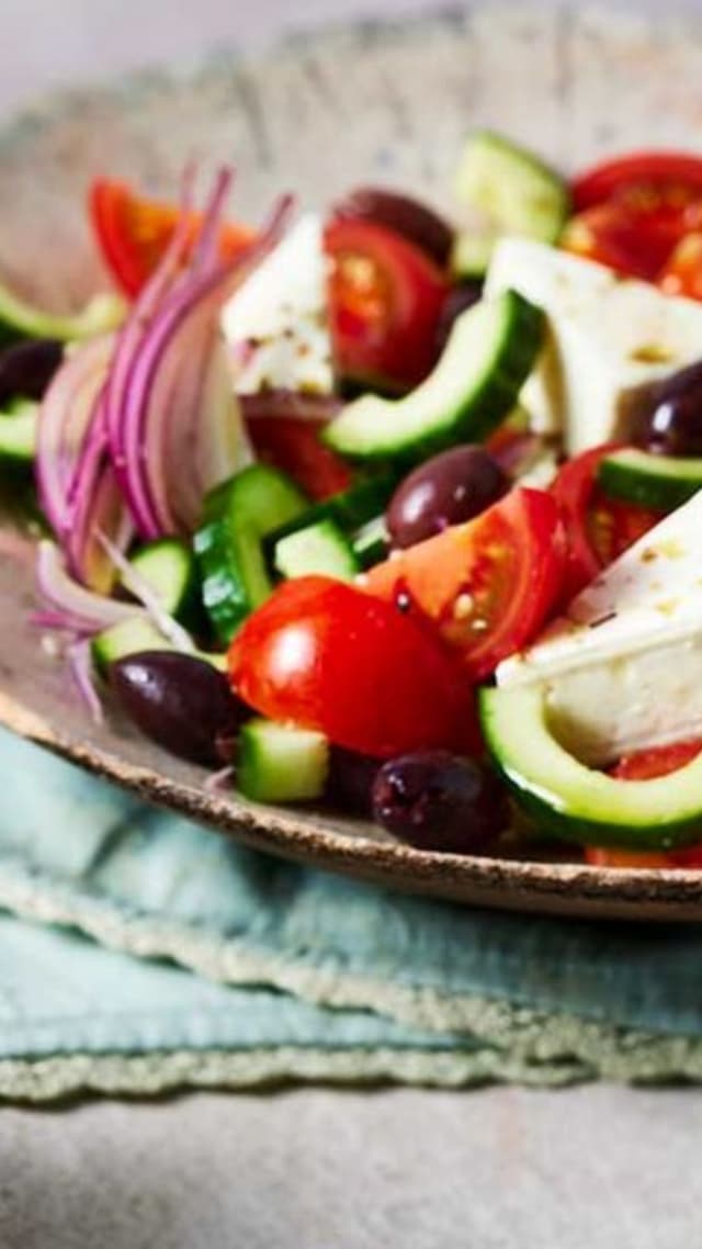 Whip Up a Greek Salad Delight!