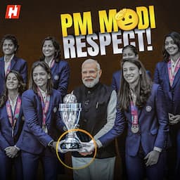 PM Modi’s classy gesture during meet with World Cup winners wins hearts PM Modi’s classy gesture during meet with World Cup winners wins hearts