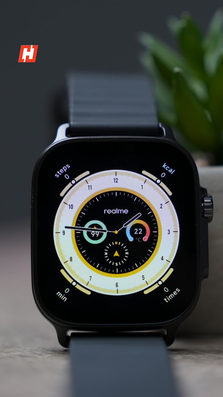 Watch 5 Feels premium and easily handles daily use work. Watch 5 Feels premium and easily handles daily use work.