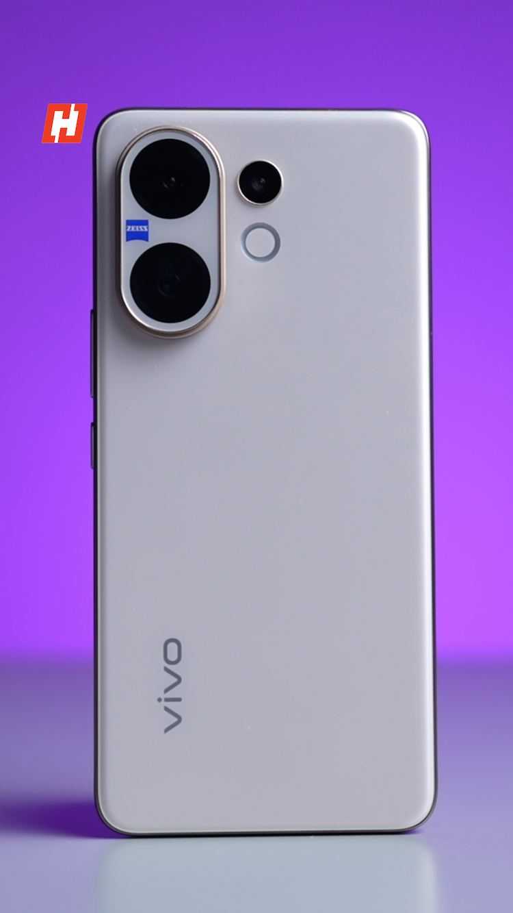 Like most Vivo phones, the V60 is all about its camera system. Like most Vivo phones, the V60 is all about its camera system.